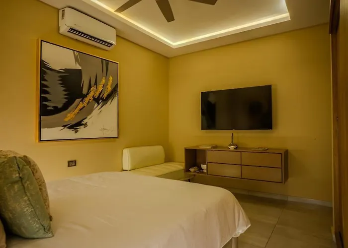 Luxury Penthouse W Rooftop Jacuzzi In Cabo